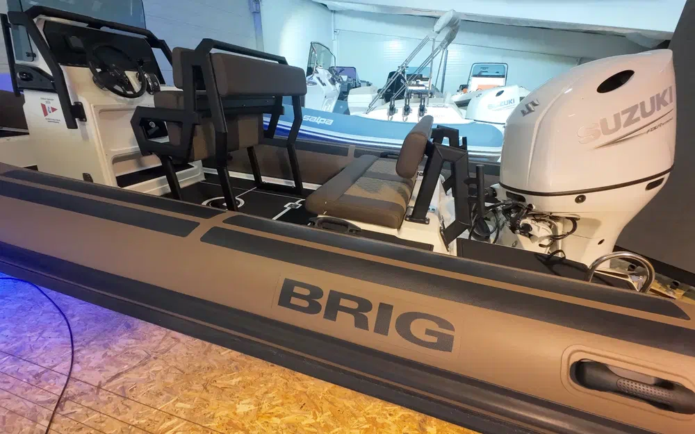 slider 7 Brig Navigator 20