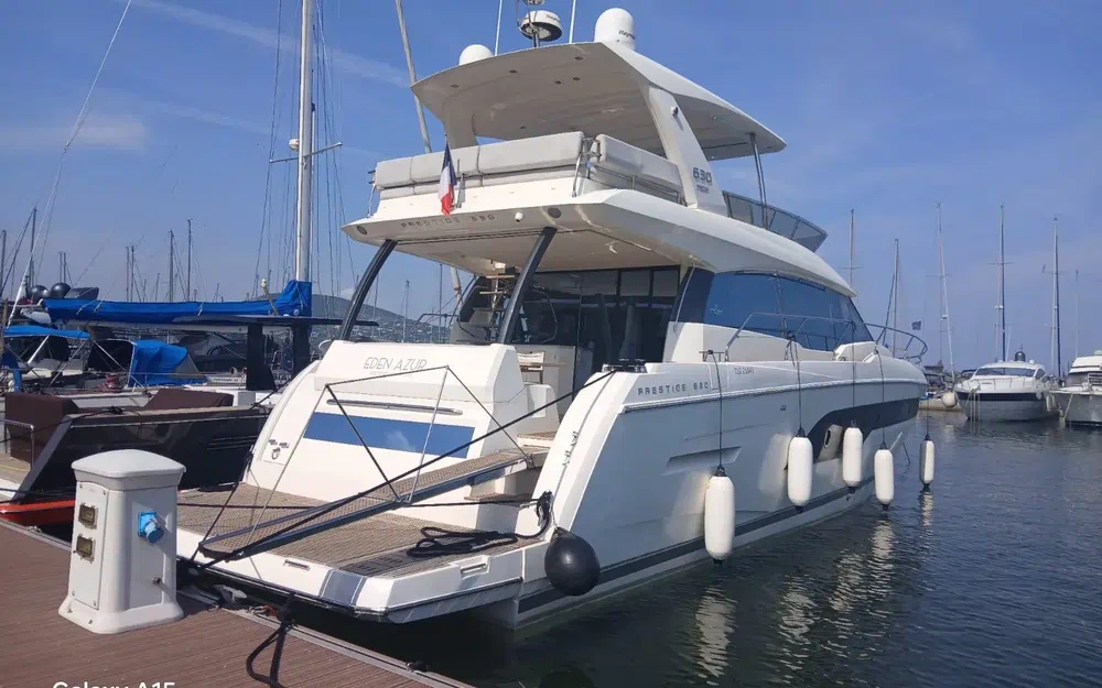 slider 9 Prestige Yachts PRESTIGE 630