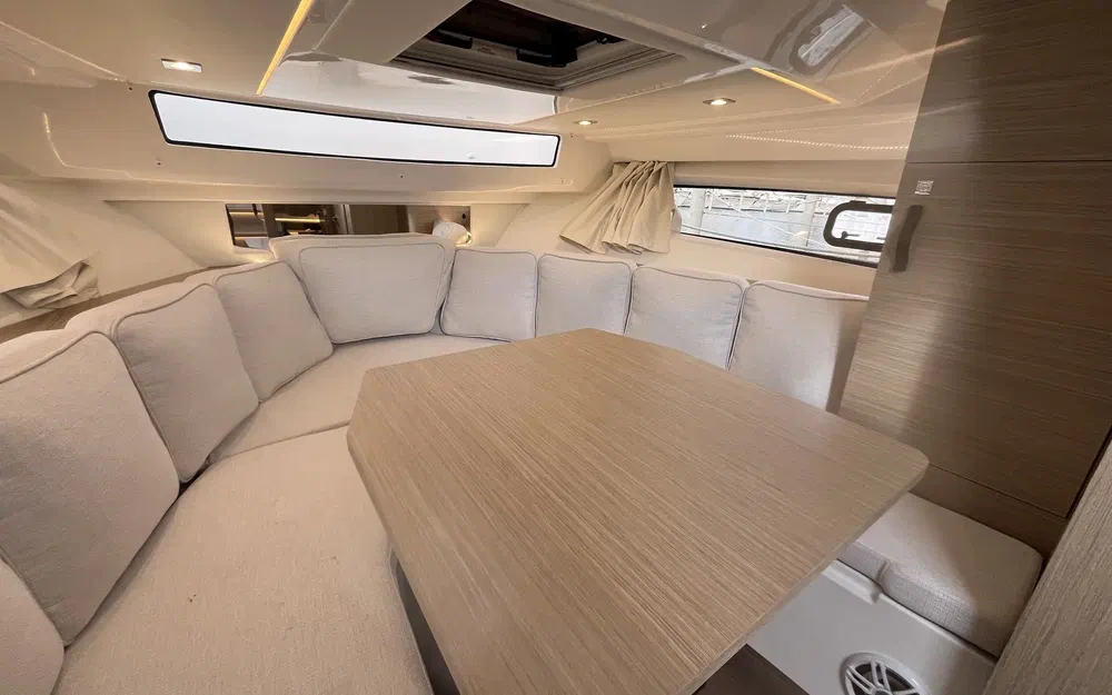 slider 10 Jeanneau Cap Camarat 10.5 WA