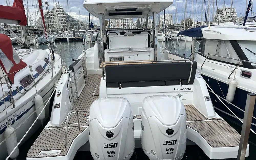 slider 1 Jeanneau Cap Camarat 10.5 WACap Camarat 10.5 Wa Serie 2