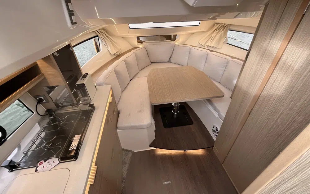 slider 8 Jeanneau Cap Camarat 10.5 WA