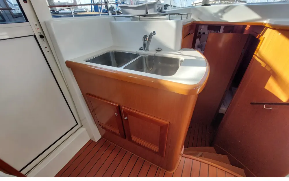 slider 27 Beneteau Swift Trawler 42