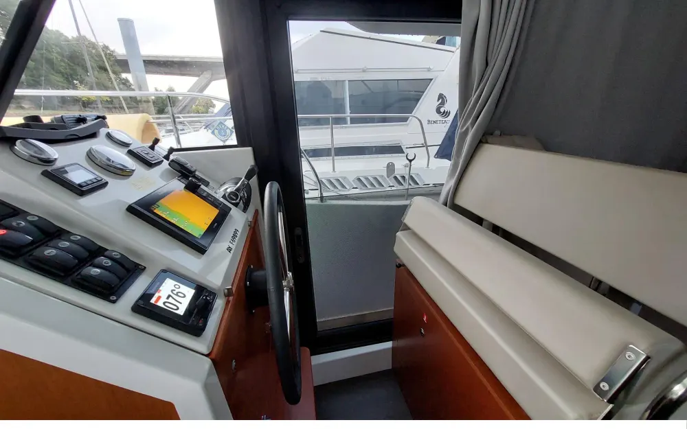 slider 31 Beneteau Swift Trawler 30