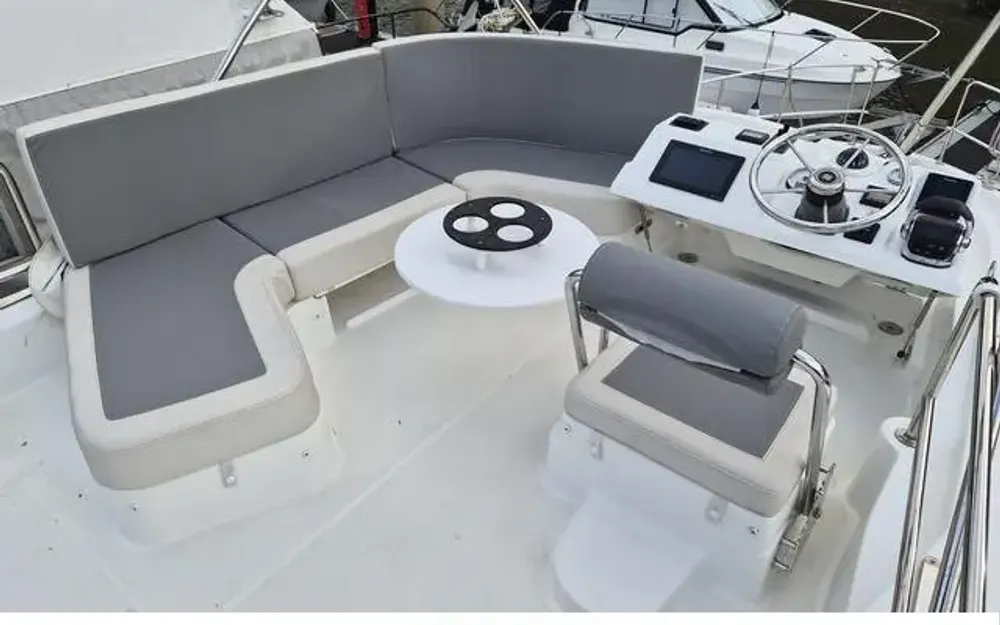 slider 51 Beneteau Swift Trawler 30