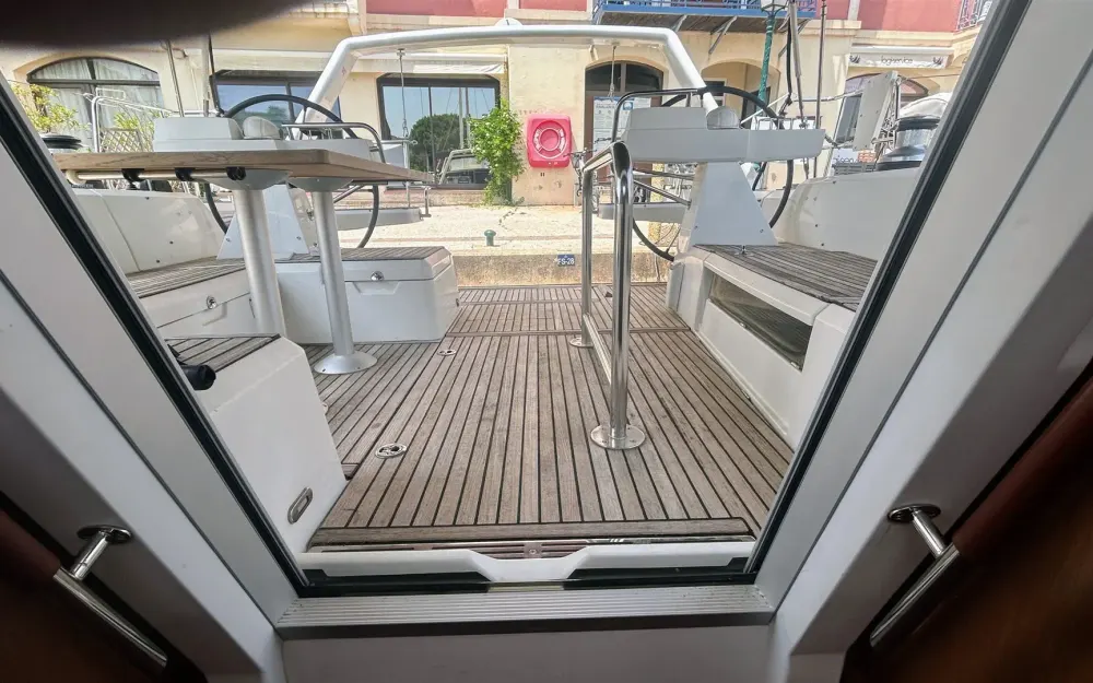 slider 10 Beneteau Sense 50