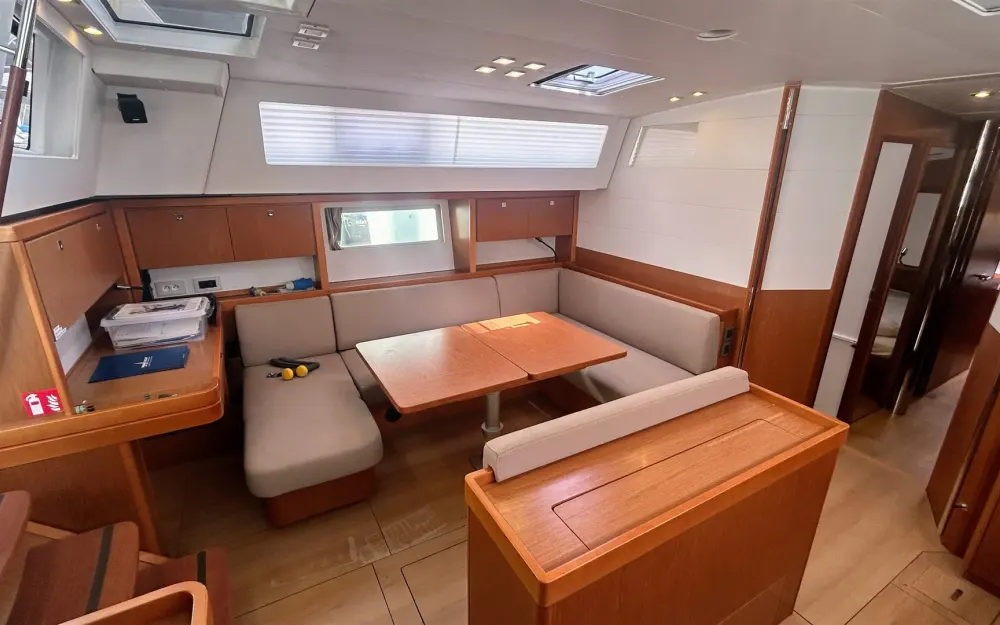 slider 12 Beneteau Sense 50
