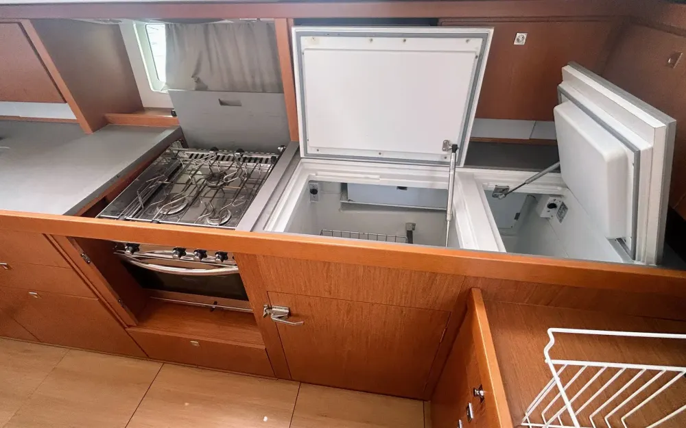 slider 15 Beneteau Sense 50
