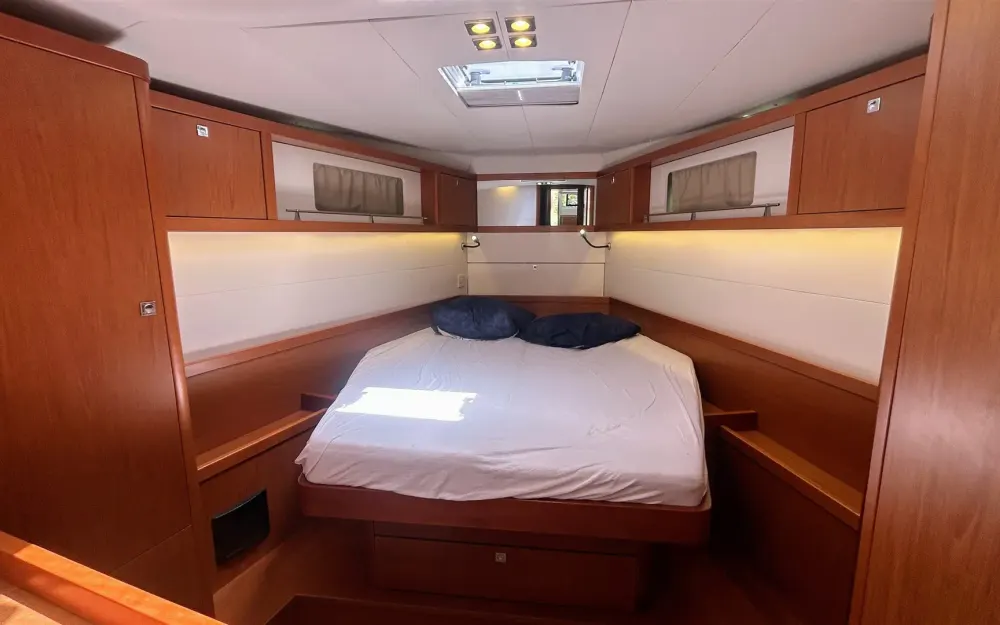 slider 17 Beneteau Sense 50