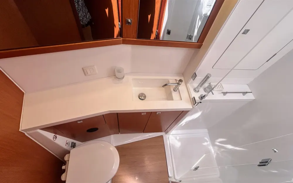slider 18 Beneteau Sense 50