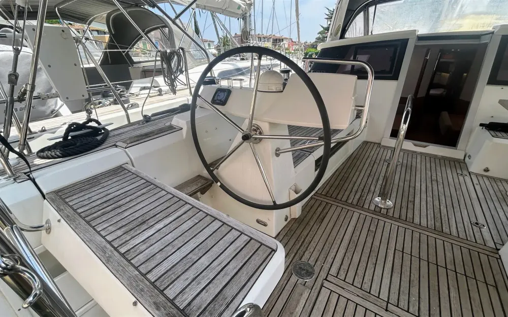 slider 3 Beneteau Sense 50