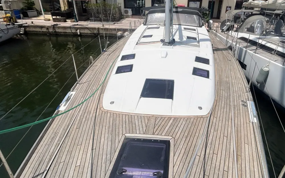 slider 8 Beneteau Sense 50
