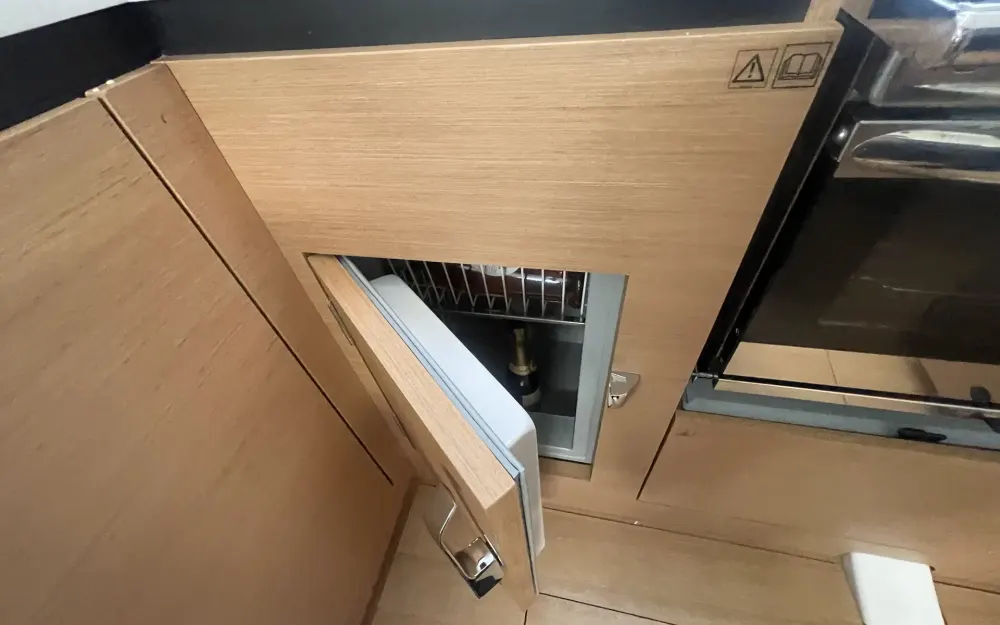 slider 11 Jeanneau Sun Odyssey 490