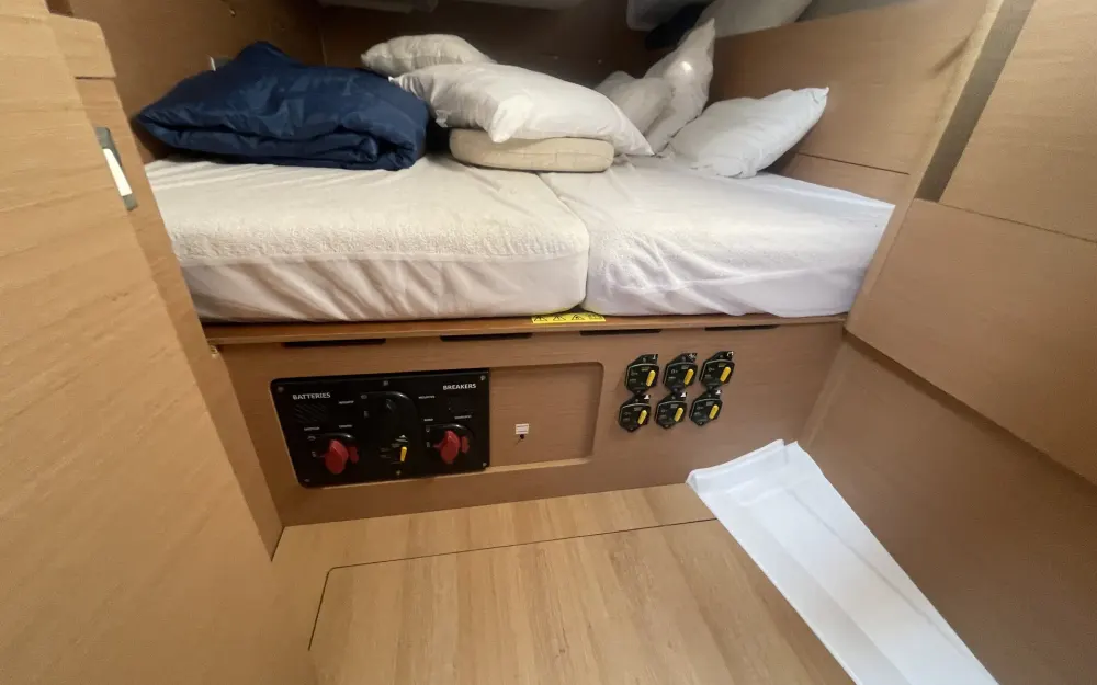 slider 16 Jeanneau Sun Odyssey 490