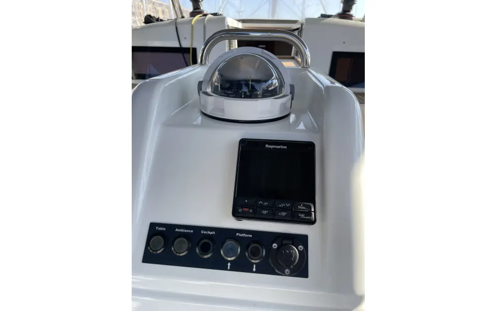 slider 27 Jeanneau Sun Odyssey 490