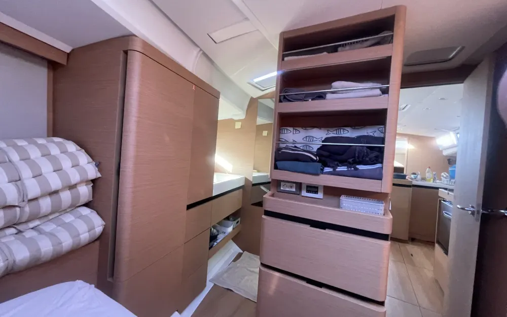 slider 2 Jeanneau Sun Odyssey 490