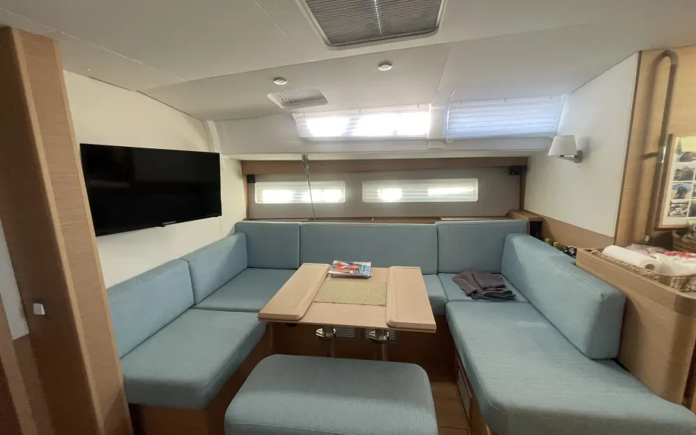 slider 4 Jeanneau Sun Odyssey 490
