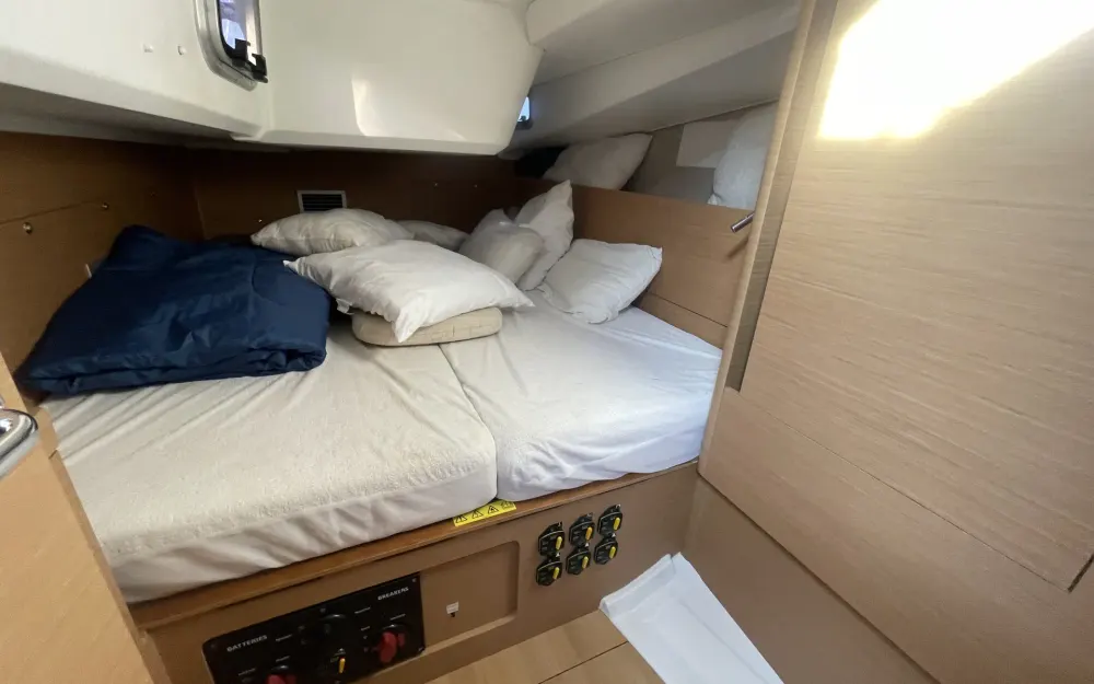 slider 7 Jeanneau Sun Odyssey 490