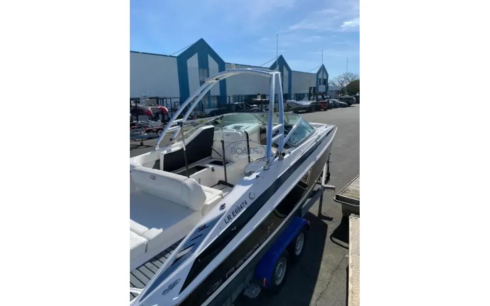 slider 7 Regal  24 Fastdeck