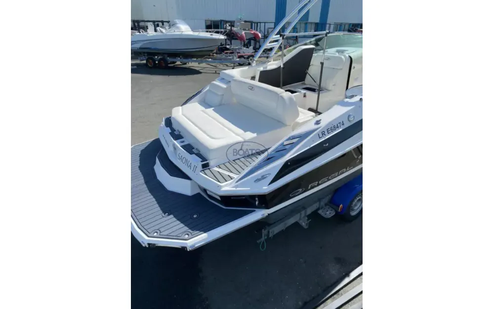 slider 8 Regal  24 Fastdeck