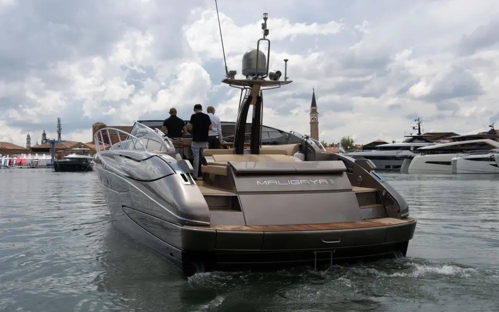 slider 5 Riva le 52