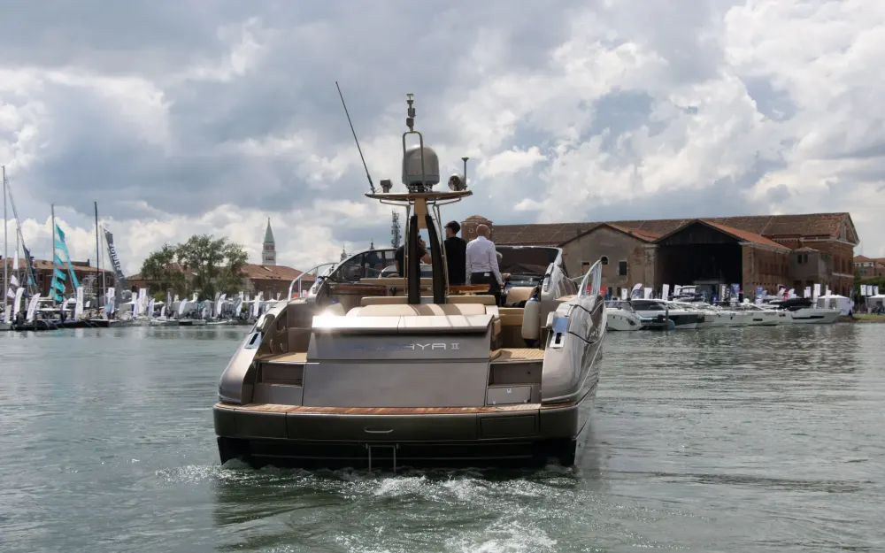 slider 6 Riva le 52