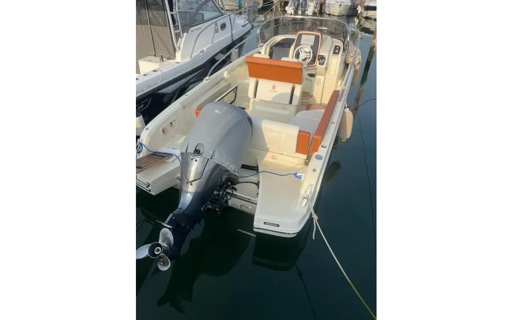slider 6 Invictus Capoforte CX 240