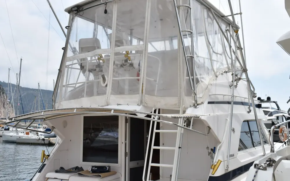 slider 11 Bertram  46 Convertible