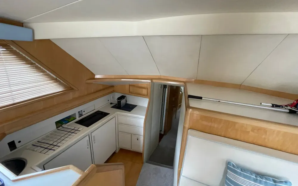 slider 26 Bertram  46 Convertible