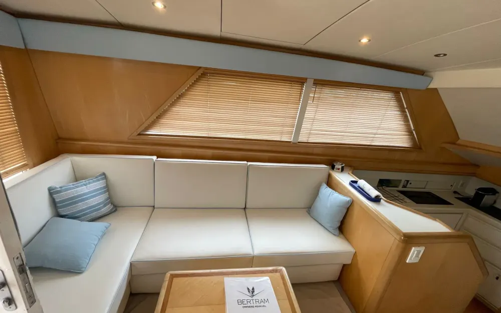 slider 27 Bertram  46 Convertible