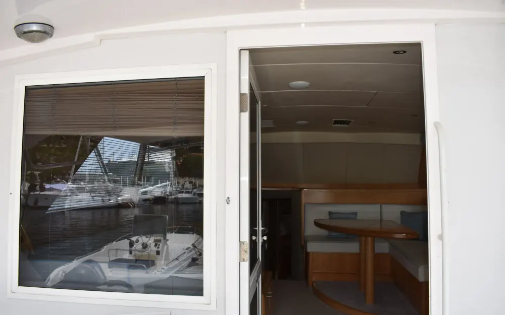 slider 2 Bertram  46 Convertible