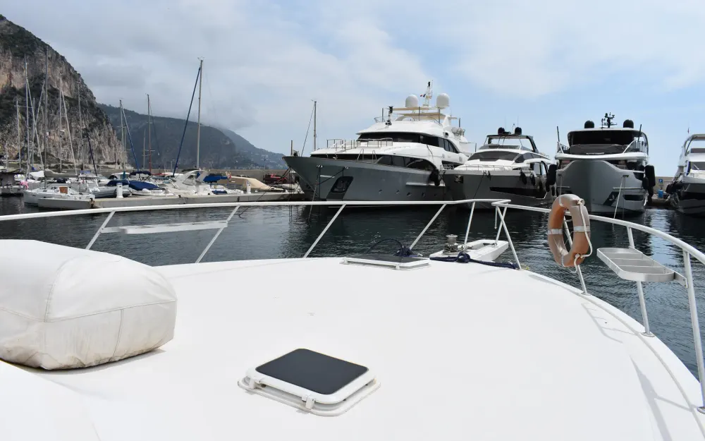 slider 3 Bertram  46 Convertible