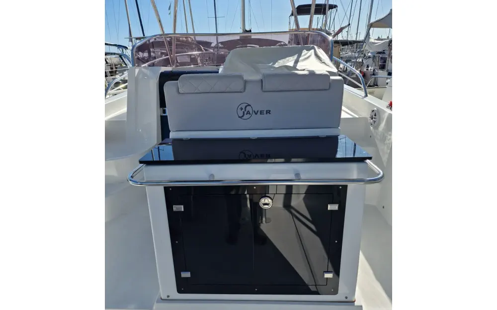 slider 18 Saver  300 Walk Around