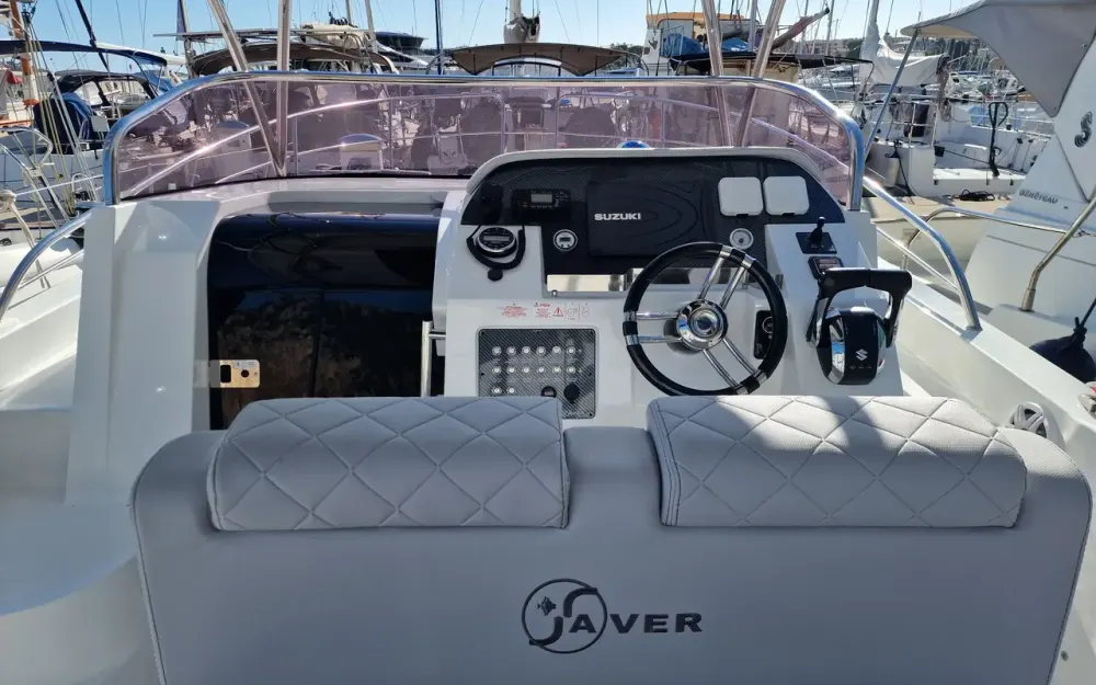 slider 19 Saver  300 Walk Around