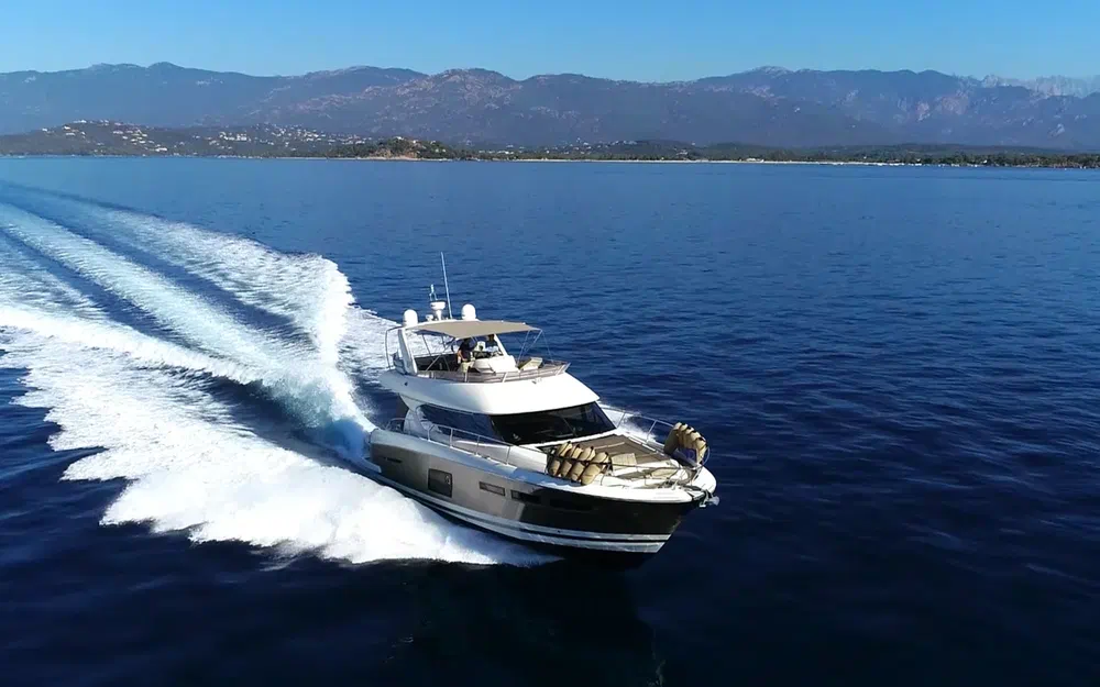 slider 0 Prestige Yachts 620 S