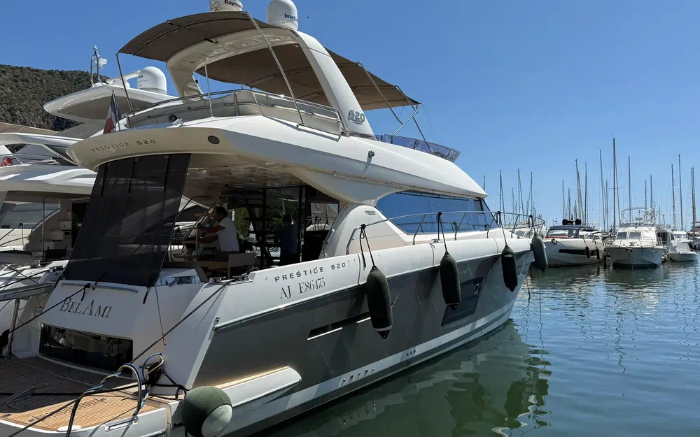 slider 11 Prestige Yachts 620 S