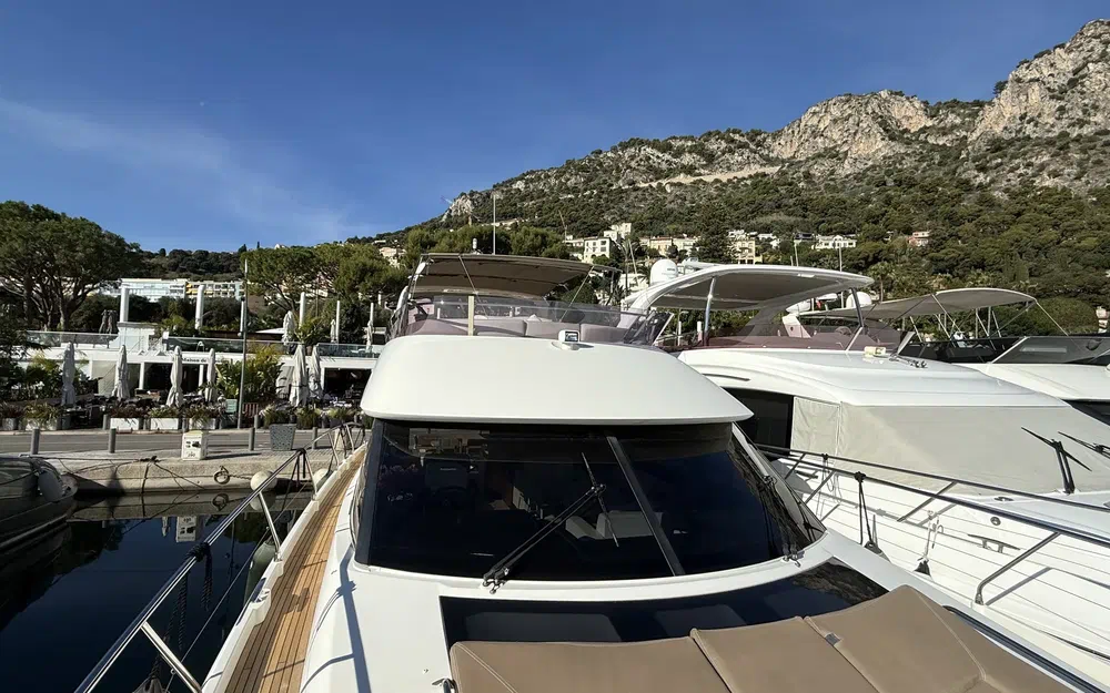 slider 19 Prestige Yachts 620 S
