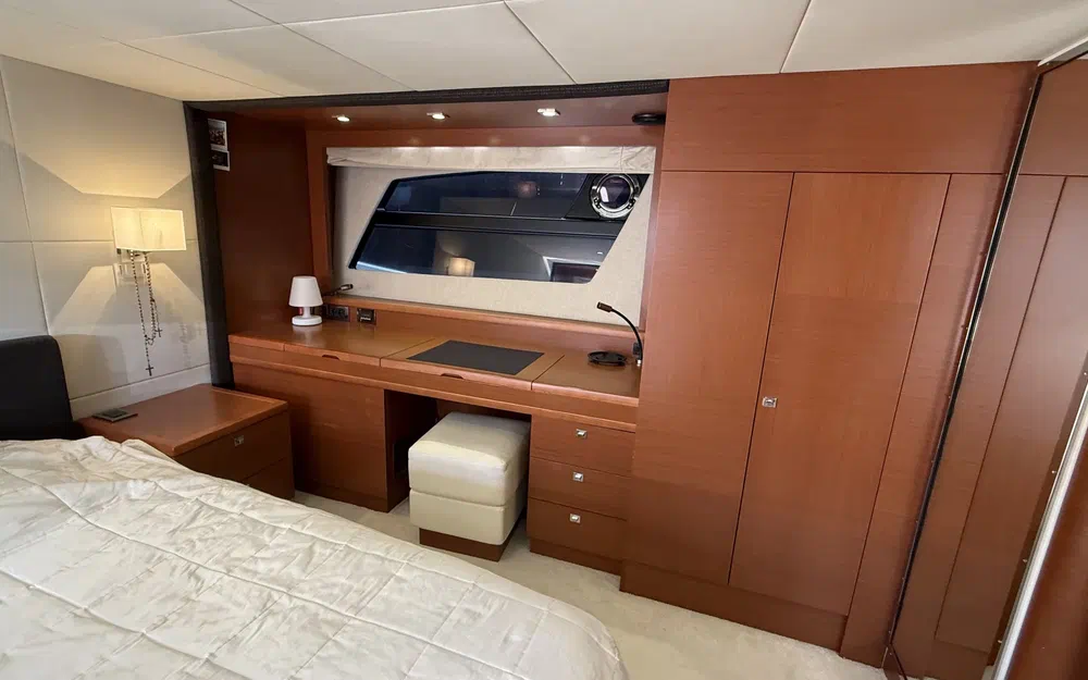 slider 32 Prestige Yachts 620 S