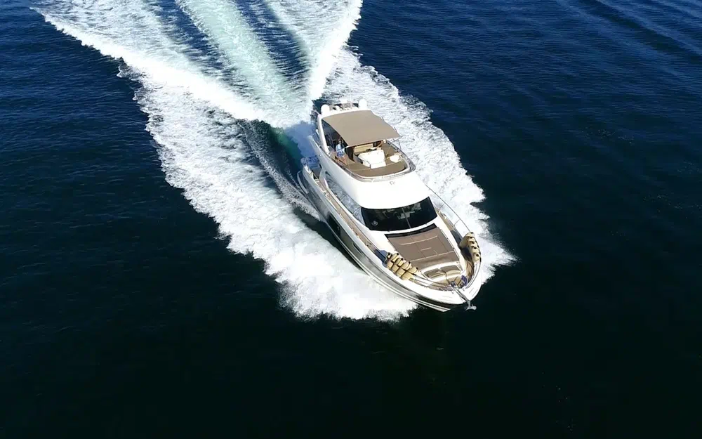 slider 4 Prestige Yachts 620 S