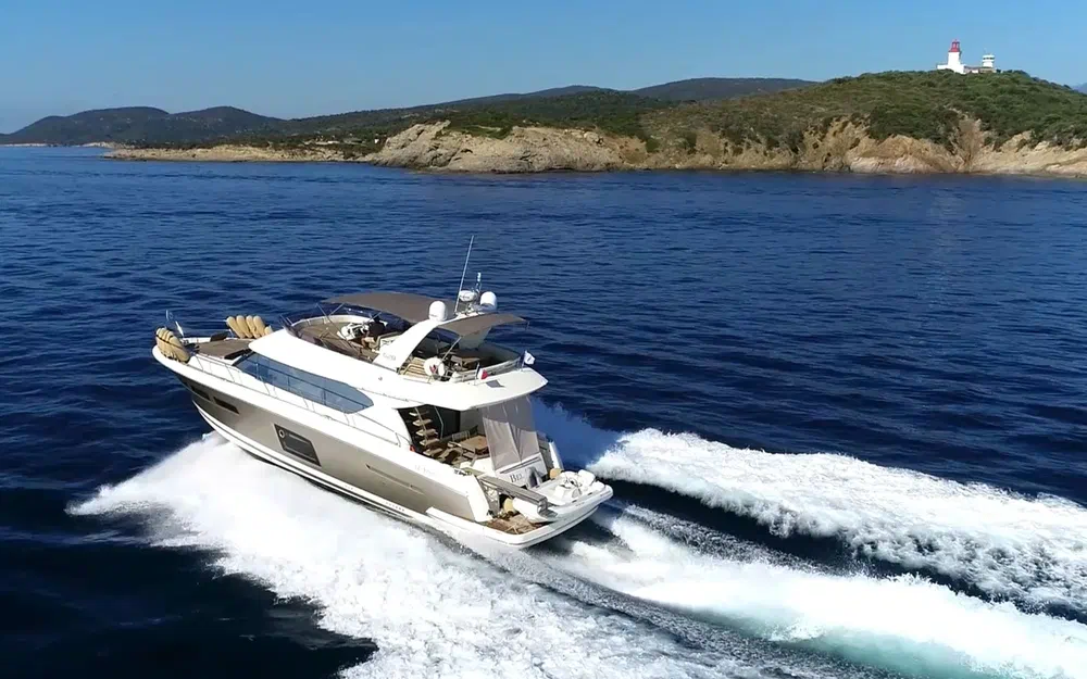 slider 6 Prestige Yachts 620 S