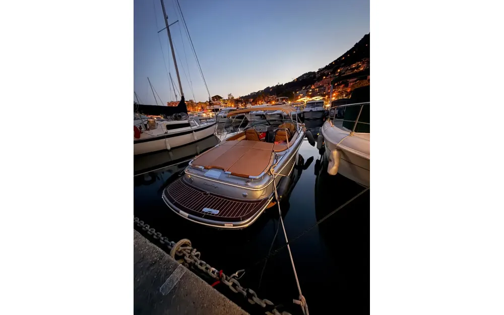 slider 1 Chris Craft Carina 21