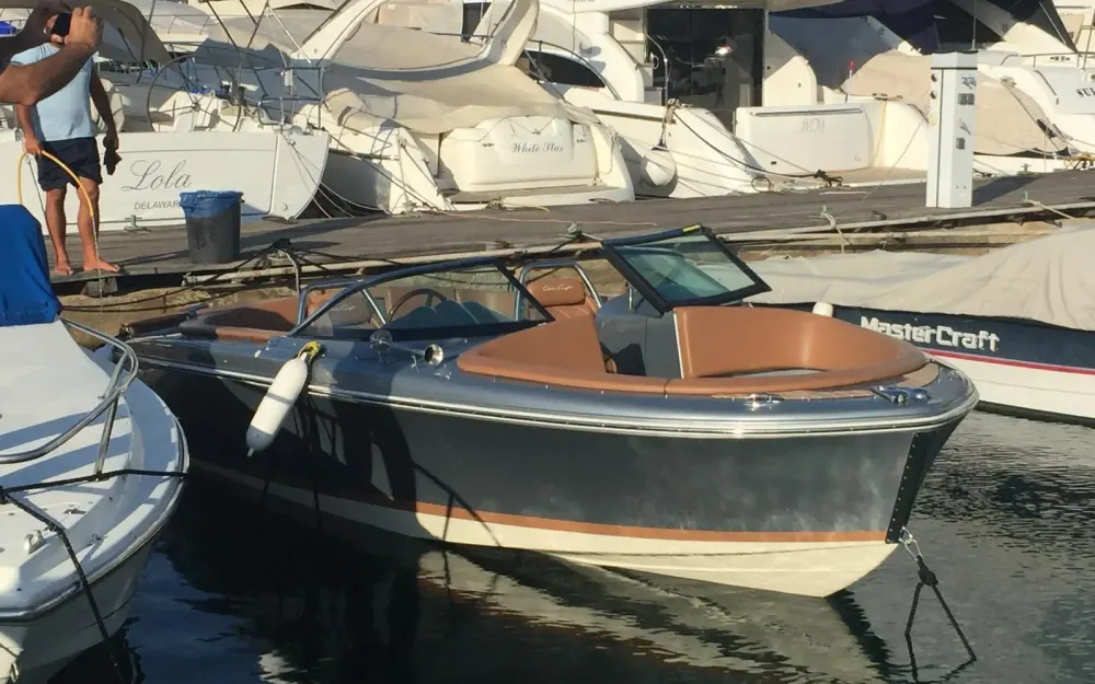 slider 6 Chris Craft Carina 21