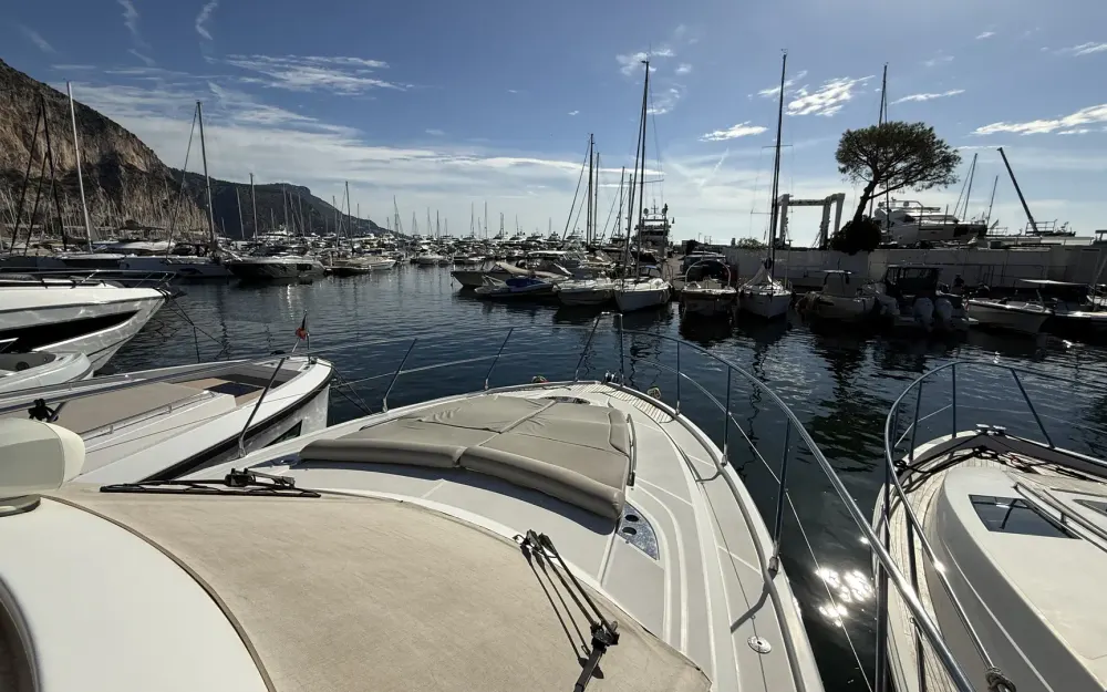 slider 14 Beneteau Gran Turismo 49