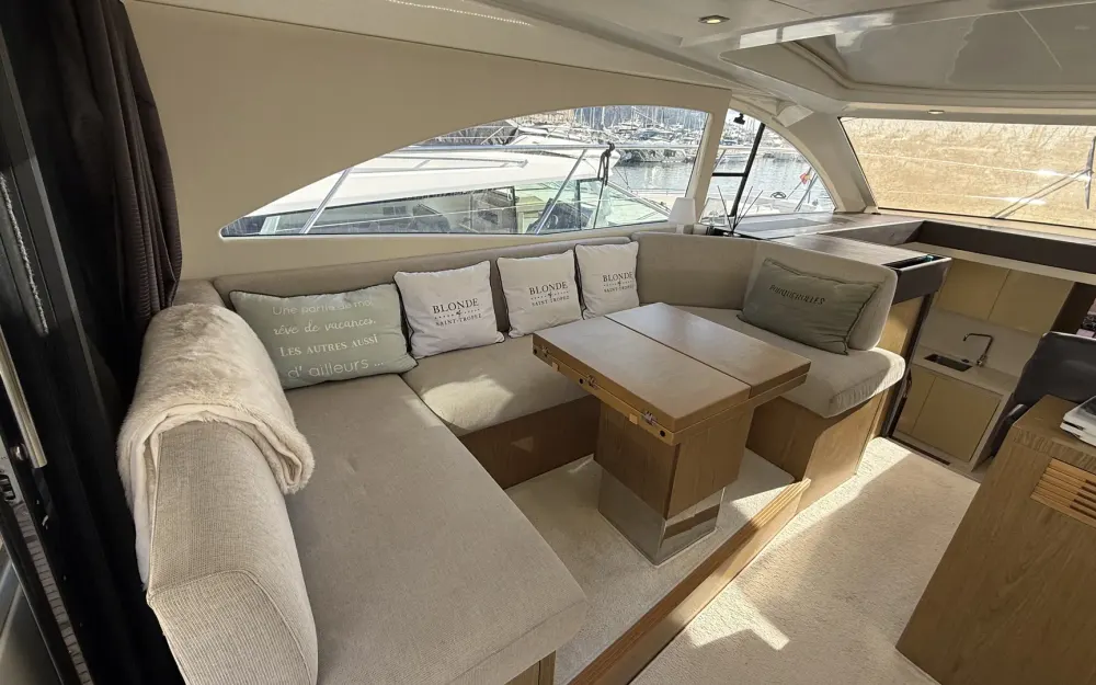 slider 20 Beneteau Gran Turismo 49