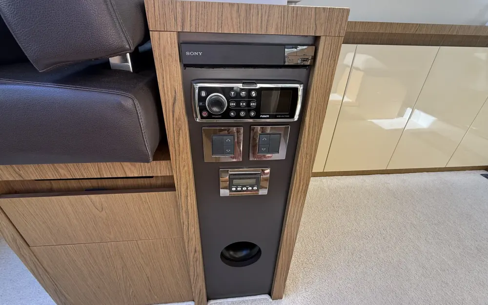 slider 23 Beneteau Gran Turismo 49