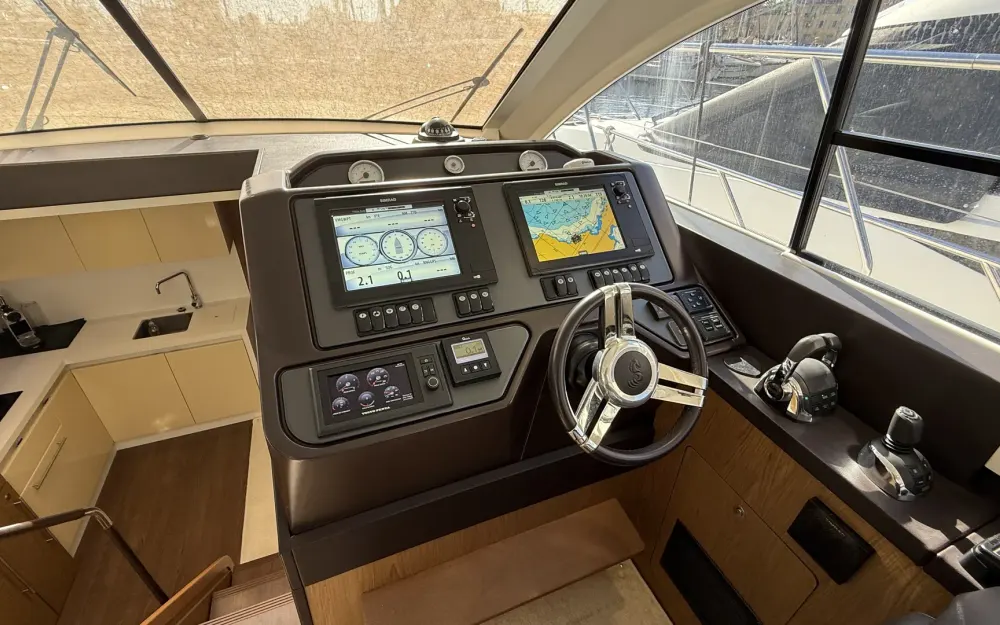 slider 25 Beneteau Gran Turismo 49