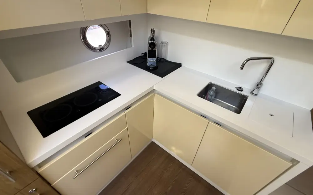 slider 30 Beneteau Gran Turismo 49
