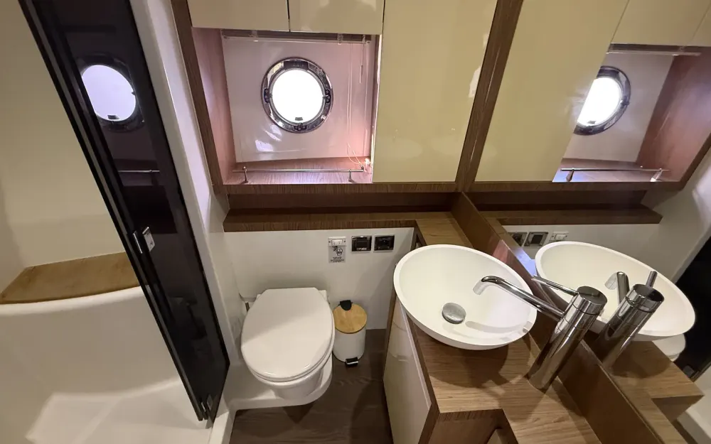 slider 38 Beneteau Gran Turismo 49