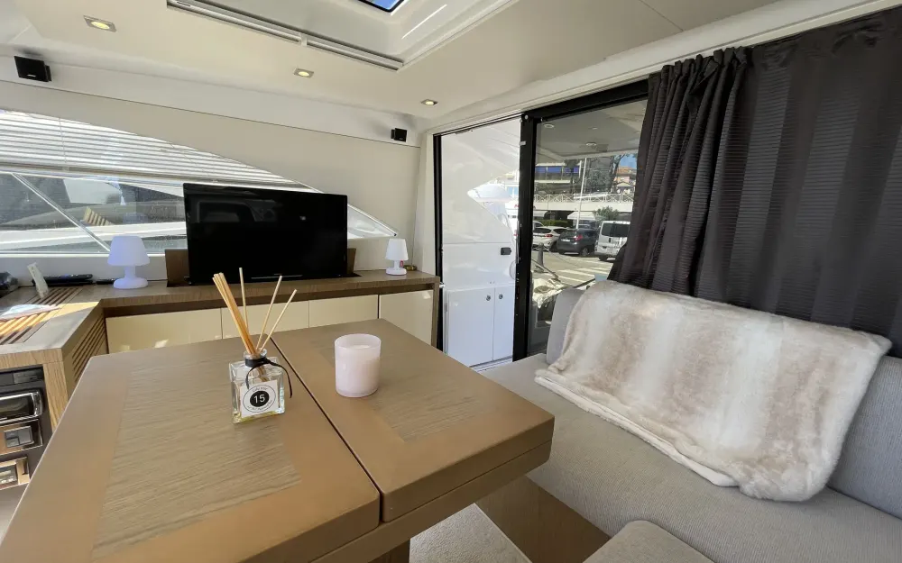 slider 51 Beneteau Gran Turismo 49