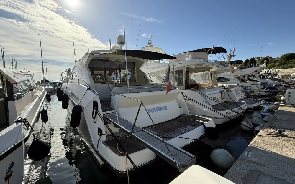 slider 8 Beneteau Gran Turismo 49