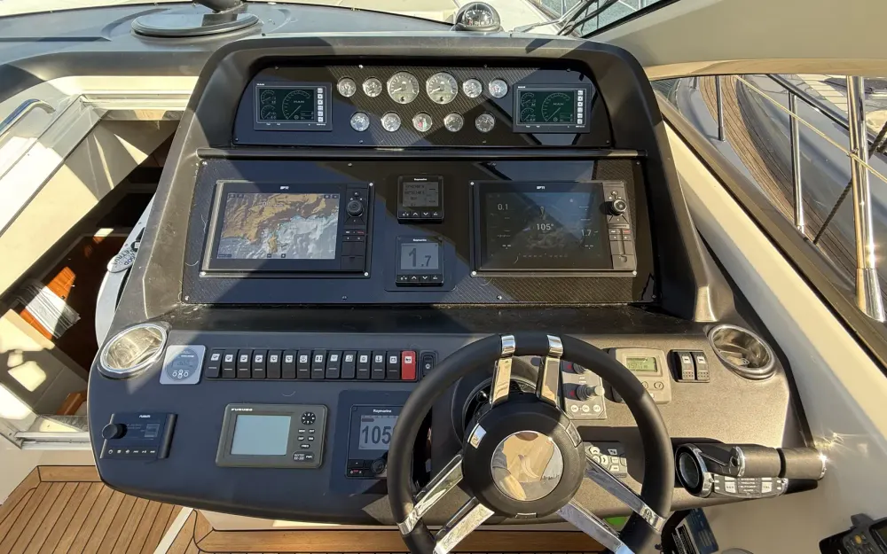 slider 14 Sunseeker Predator 60